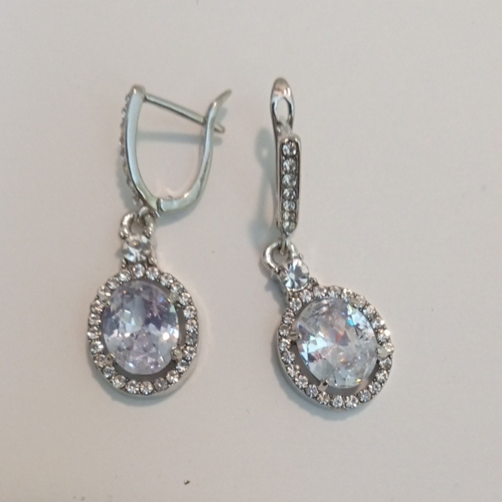 Elegant Silver Crystal Drop Earrings